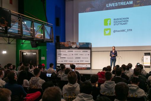 Ein Bild der Veranstaltung von 2019. In diesem Jahr wird der Blockchain Hackathon online stattfinden.