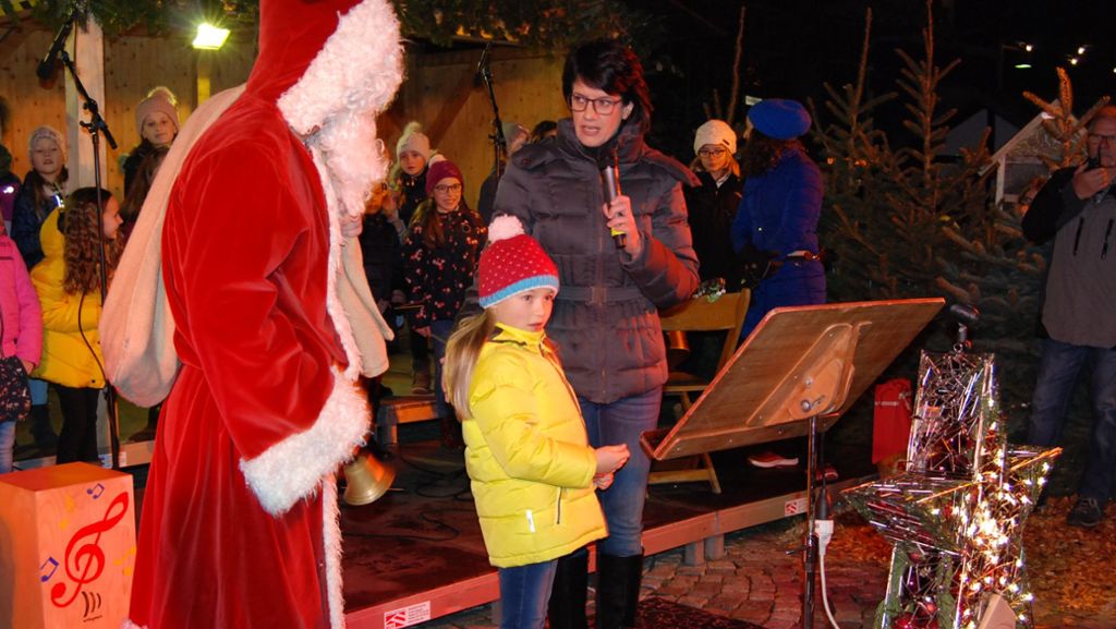 Weihnachtsmarkt in Fellbach: Geteilte Meinungen über geteilte  Budenstadt