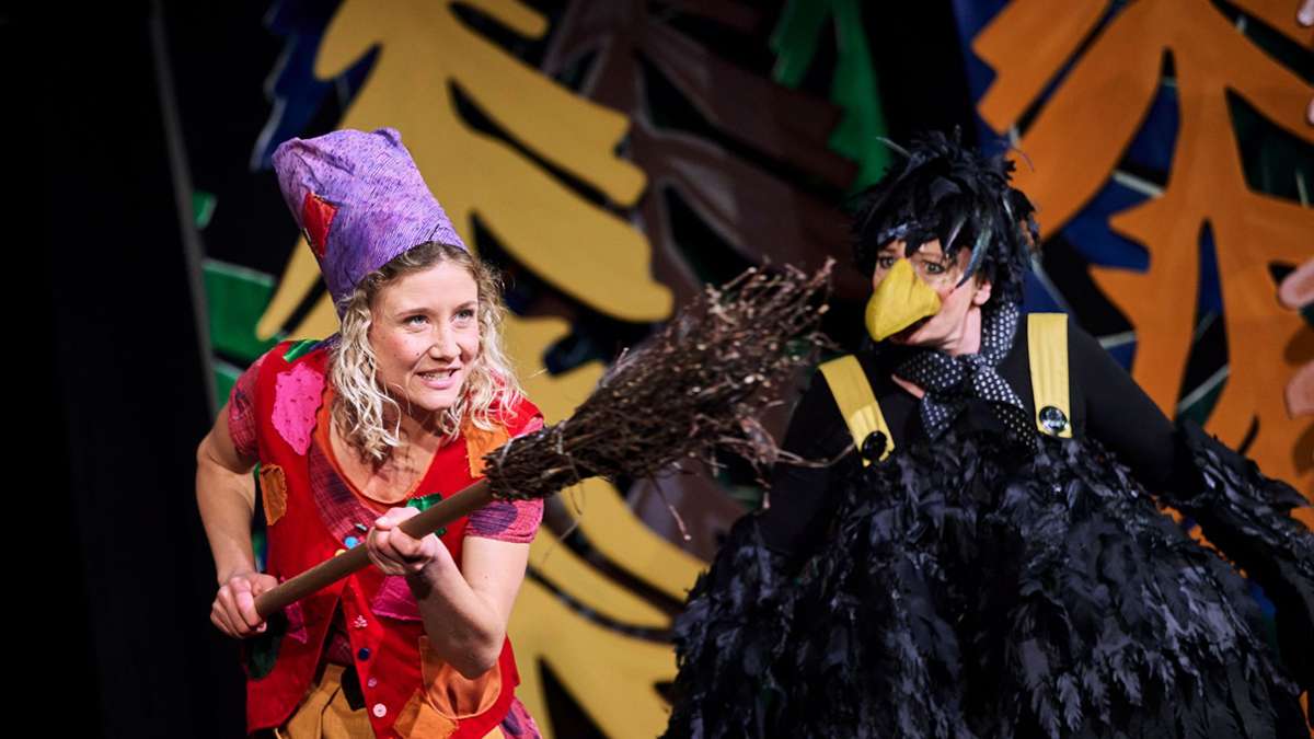 Theaterpremiere: „Die kleine Hexe“: Wer nur Gutes hexen möchte, bekommt Probleme