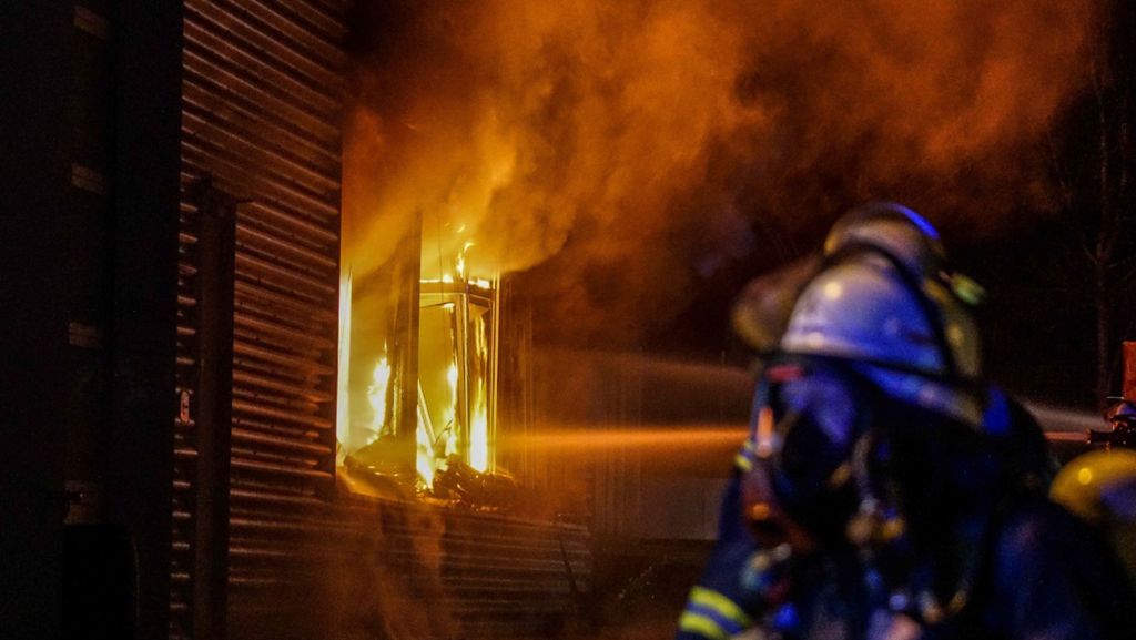 Großbrand in Schorndorf: In zerstörter Akkufirma sind krebserregende Stoffe ausgelaufen