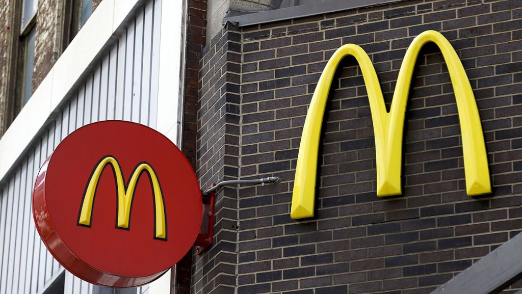  Fast-Food-Riese McDonald’s plant offenbar ein Umdenken mit Blick auf Umwelt und Recycling. Britischen Medienberichten zufolge sollen Plastik-Strohhalme peu à peu aus dem Angebot genommen werden – auch in Deutschland? 