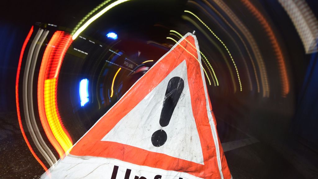Unfall auf B295 in Feuerbach: Waghalsige Überholmanöver gipfeln in heftigen Crash