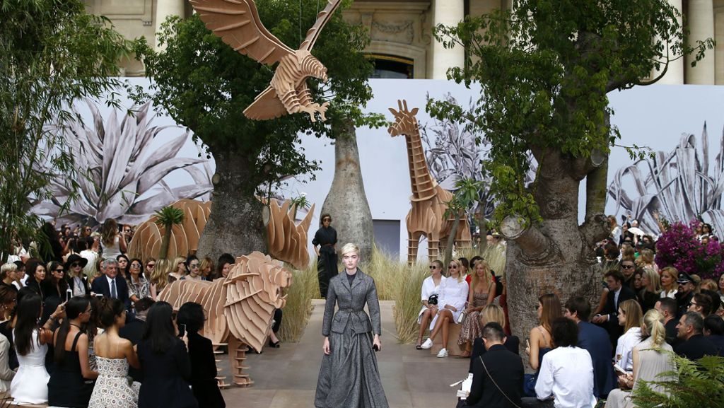 Fashion Week Paris: Dior und Lhuillier präsentieren exklusive Mode