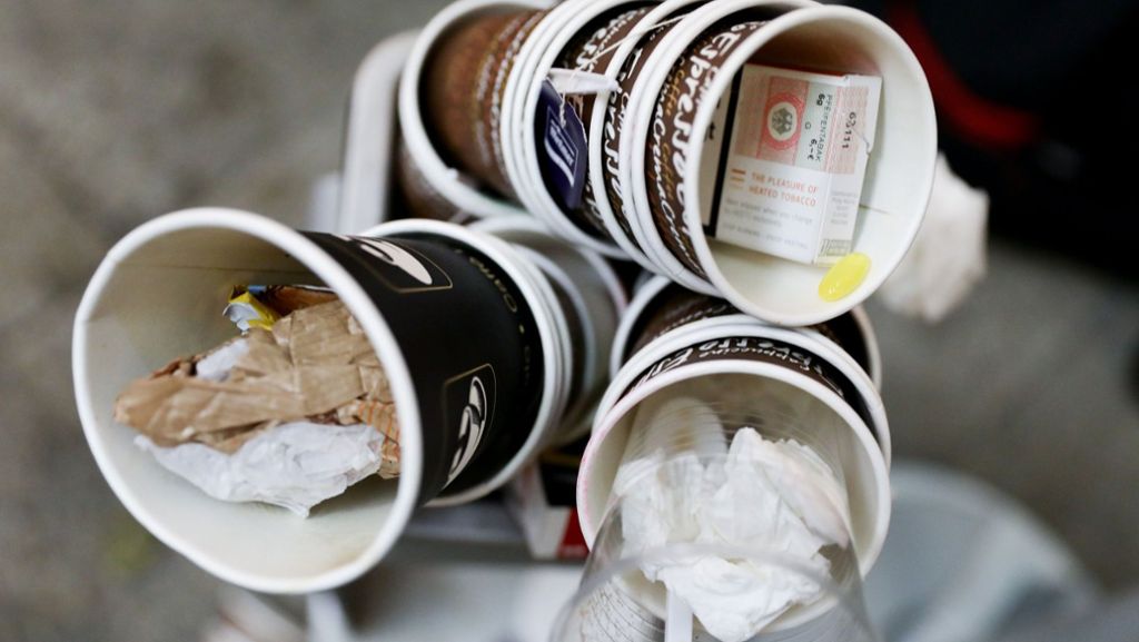 Kaffeebecher und Tüten: Verpackungshersteller stärker in der Pflicht