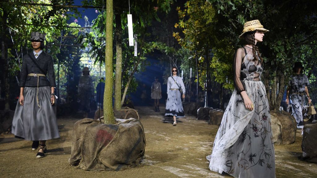 Paris Fashion-Week: Dior eröfnet die Fashion-Week im Grünen