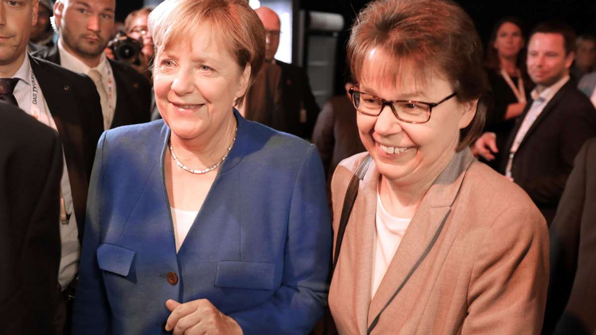 Rennen um Merkels Memoiren: An Merkel herangepirscht