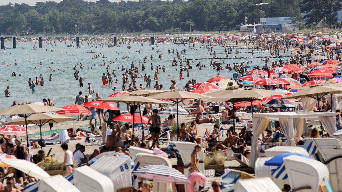 Hitze in Deutschland: Volle Strände und verstopfte Zufahrten – Badeorte raten von Anreise ab