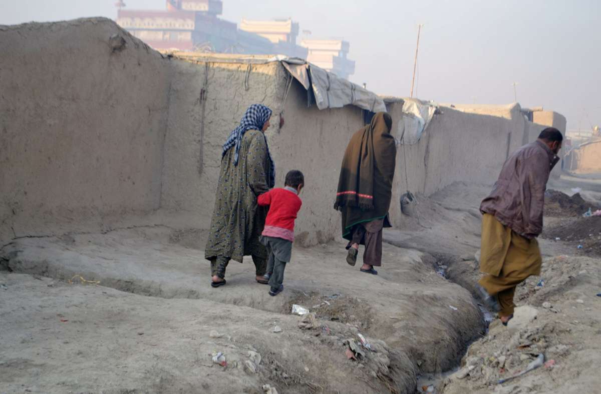 Schon seit Monaten sind Menschen aus Kundus auf der Flucht. Foto: dpa/Mohammad Jawad