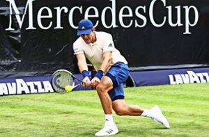 Wie in seligen Boris-Becker-Zeiten: Mischa Zverev ist einer der wenigen Serve-and-Volley-Spezialisten auf der Tennistour. Foto: Baumann