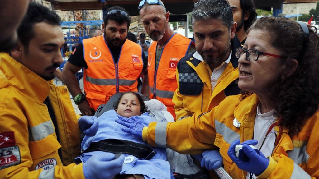 Türkei: Zwei Menschen sterben auf gekentertem Touristenboot