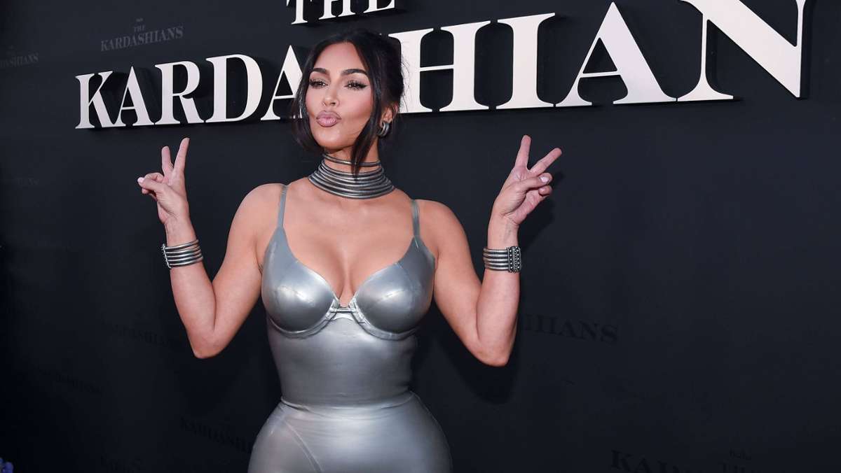 Stilgöttin Kim Kardashian?: Eng, enger, Kardashian