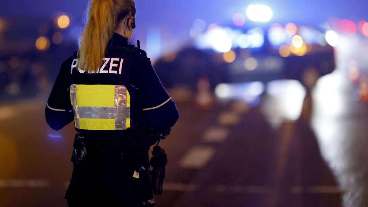 Zwei Unfälle in  Mannheim verursacht: Betrunkener fährt trotz Totalschaden weiter  – Polizei nimmt Mann  fest