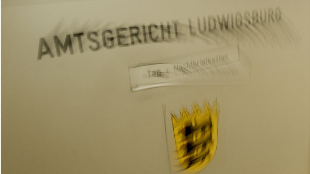 Prozess in Ludwigsburg: 46-Jähriger beißt und bespuckt Polizisten