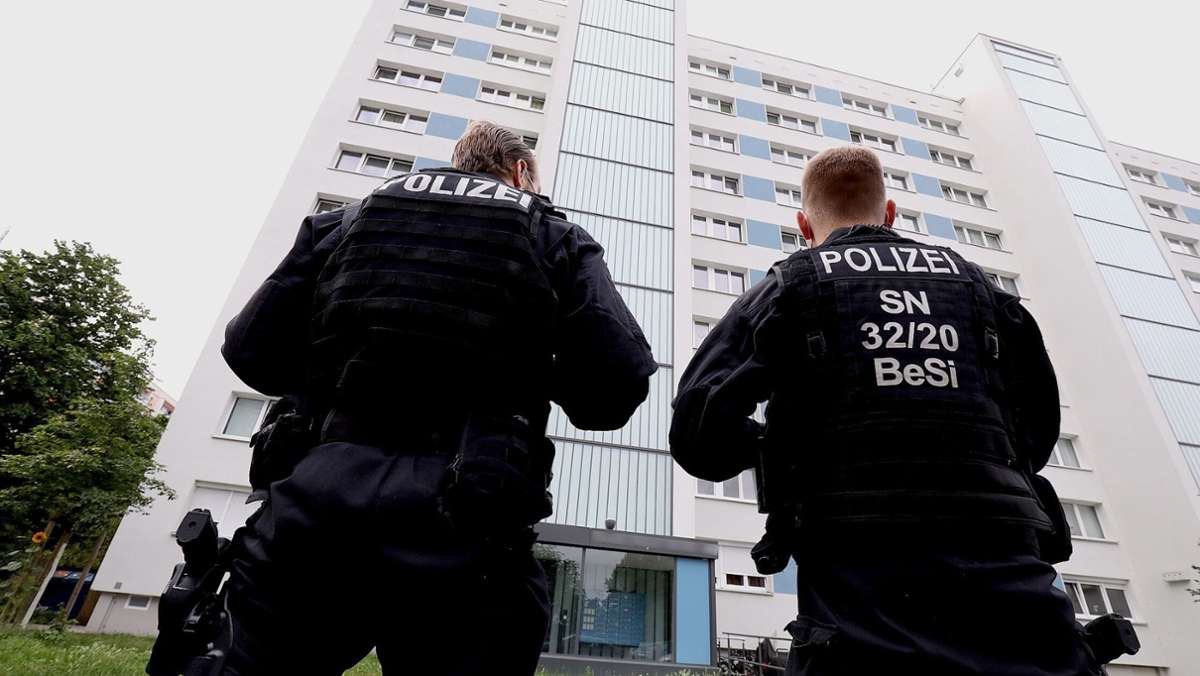 Razzia nach Dresdner Fußball-Krawallen: Fünf Männer in U-Haft