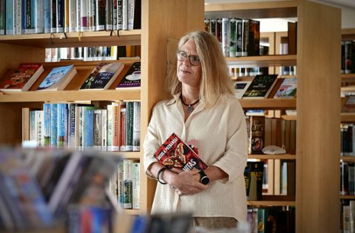 Annette Maucher ist die neue Leiterin der Gerlinger Bücherei. Foto: Simon Granville