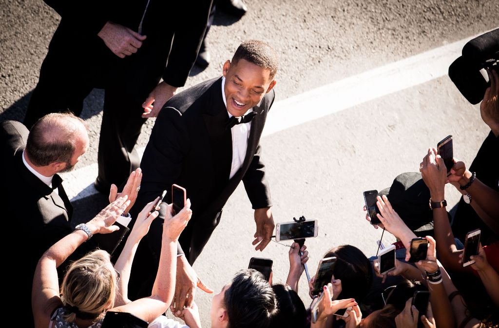 Von Fans umschwärmt: Hollywood-Star Will Smith. Er kam im schicken Smoking nach Cannes.