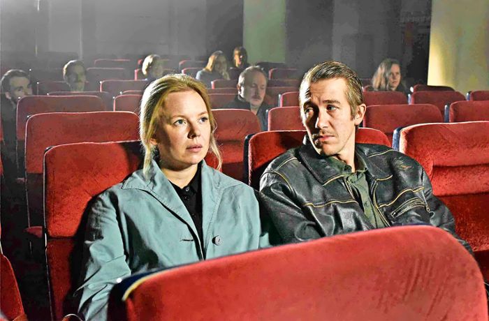 Im Kino: „Fallende Blätter“: Kaurismäkis  unverhoffte  Romanze im Herbst des Kinos