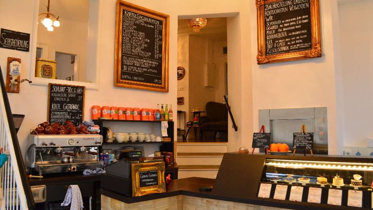 Die Stuttgarter Pâtisserie sagt Café ade und schließt ihren Cáfebetrieb. Neben gestiegenen Rohstoff-, Miet- und Lohnkosten nennt die Besitzerin noch weitere Gründe. Doch es gibt auch gute Nachrichten.