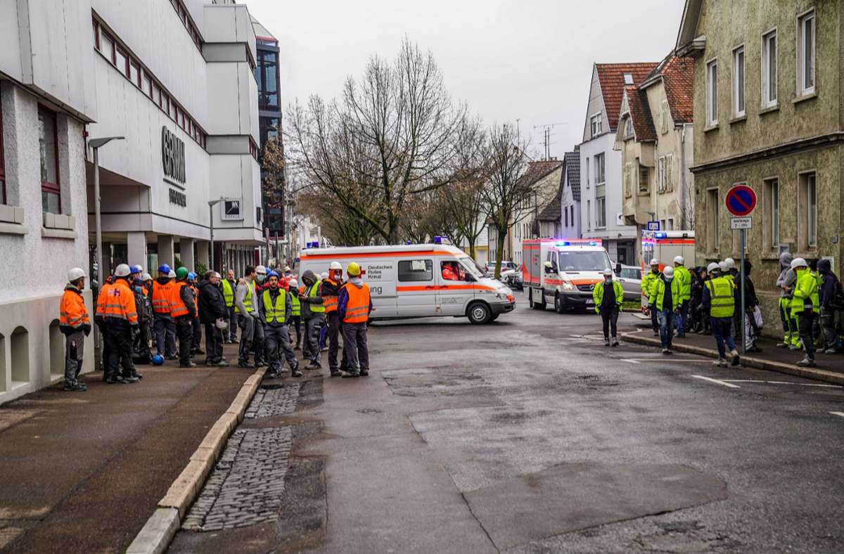 Die Rettungskräfte wurden um die Mittagszeit ins Göppinger Zentrum gerufen.