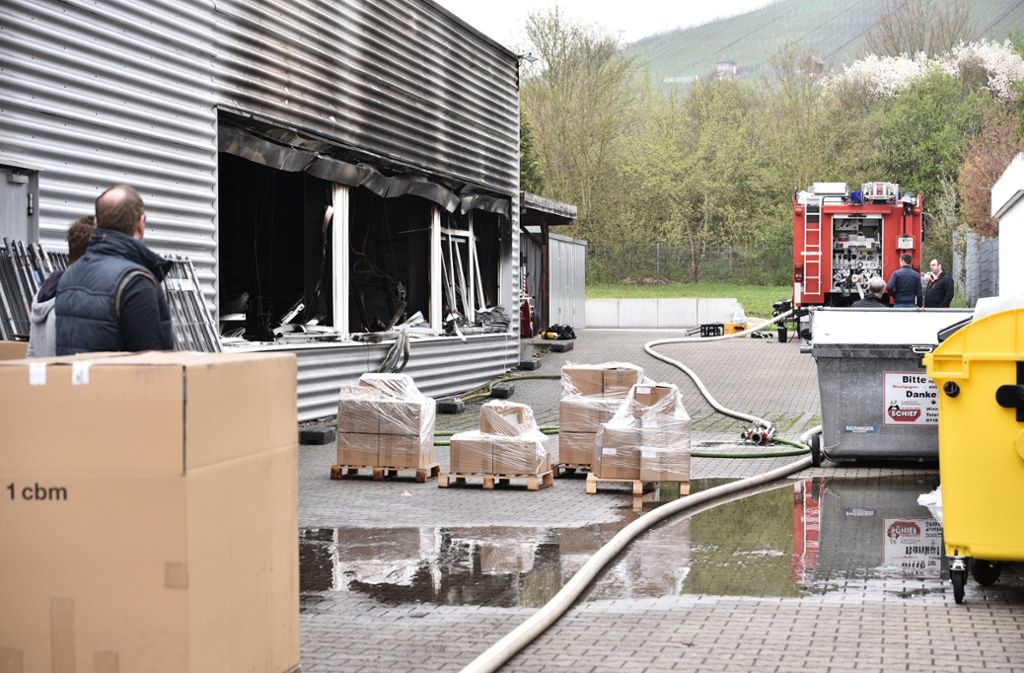 Bei dem Brand in Schorndorf sind krebserregende Substanzen ausgetreten.