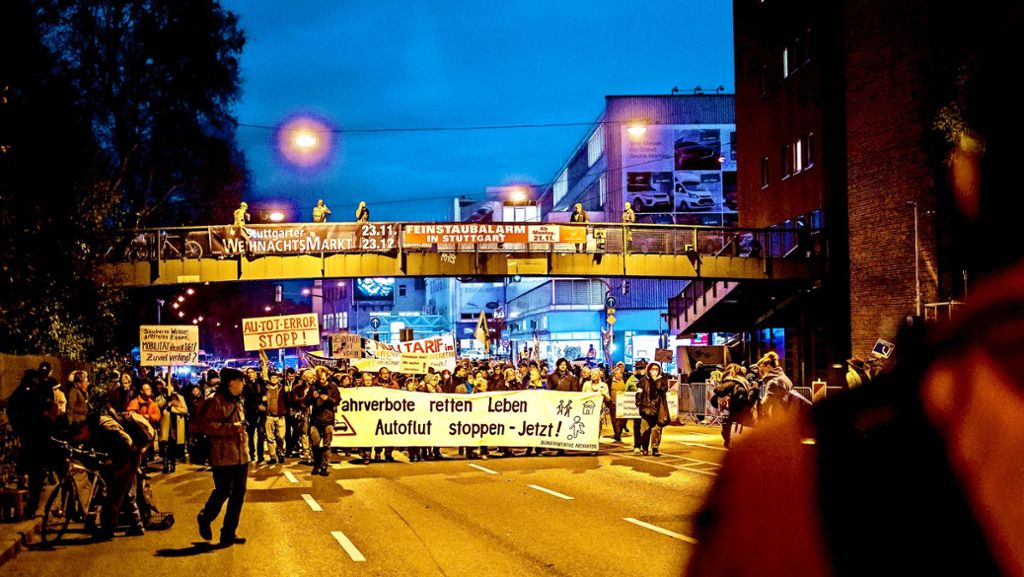 Demo gegen Feinstaub in Stuttgart: Bürger an der B14 wollen Taten sehen