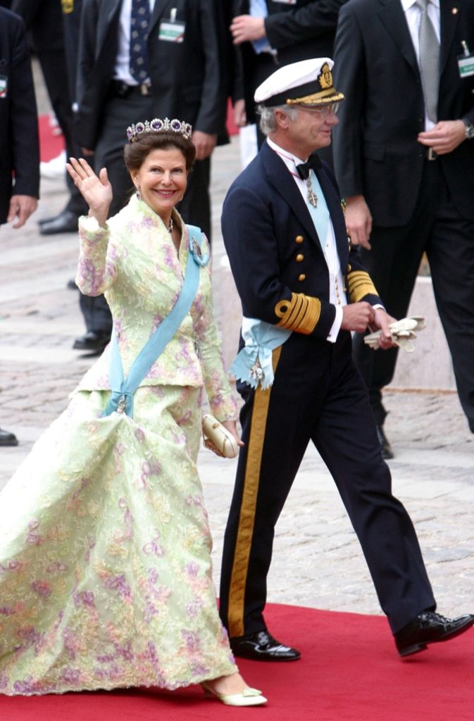 Das Königspaar auf der Hochzeit des Dänischen Kronprinzen Frederik in Kopenhagen.