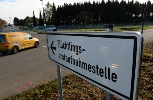 Die Landeserstaufnahmestelle Meßstetten ist voll ausgelastet. 250 Flüchtlinge werden am Freitag in die Graf-Stauffenberg-Kaserne nach Sigmaringen gebracht. Foto: dpa