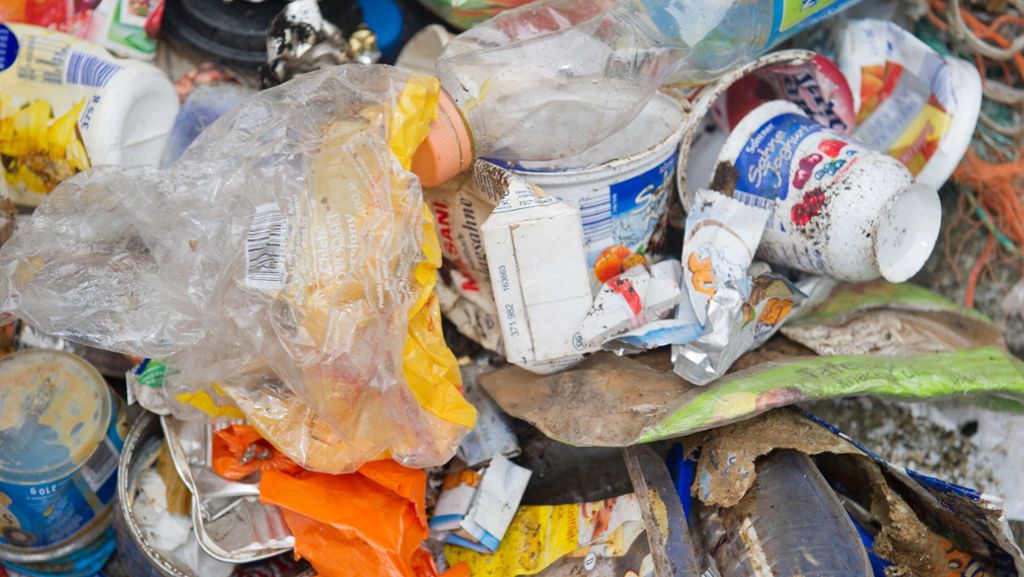 Umweltaktivisten starten „Plastic Attack“: Den Müll einfach im Laden lassen