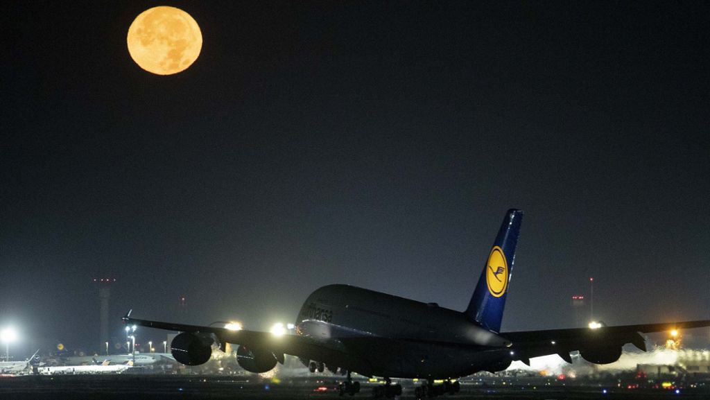 Lufthansa: Unternehmen will Streik der Flugbegleiter vor Gericht stoppen