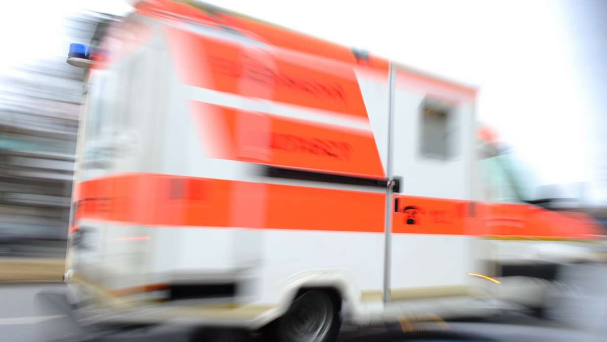 Bad Wimpfen im Kreis Heilbronn: Rettungswagenbesatzung versucht Raser zu stoppen