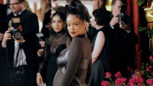 Rihanna setzt ihren Babybauch in Szene