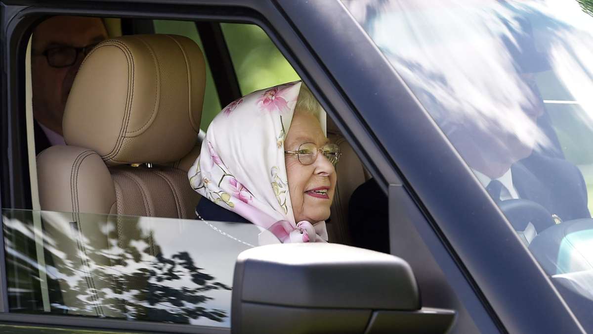 Queen einst am Steuer: Früheres Auto von Elizabeth wird versteigert