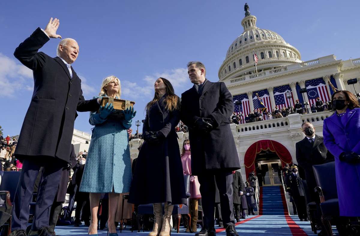 Als Joe Biden des Amtseid sprachen, hielt seine Frau Jill die Bibel, seine beiden Kinder Ashley und Hunter standen direkt neben ihnen.