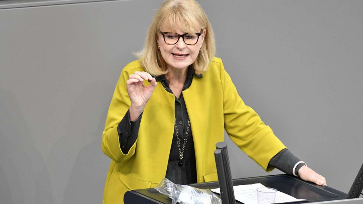  Die Stuttgarter Bundestagsabgeordnete Karin Maag gibt ihr Mandat ab. Die gesundheitspolitische Sprecherin der CDU/CSU-Fraktion tritt auch nicht mehr zur Bundestagswahl an. 