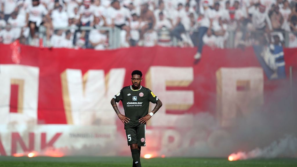 Pyro, brennende Banner und Körperverletzung: Ermittlungen gegen Mainz-Fans  nach Pokal-Derby