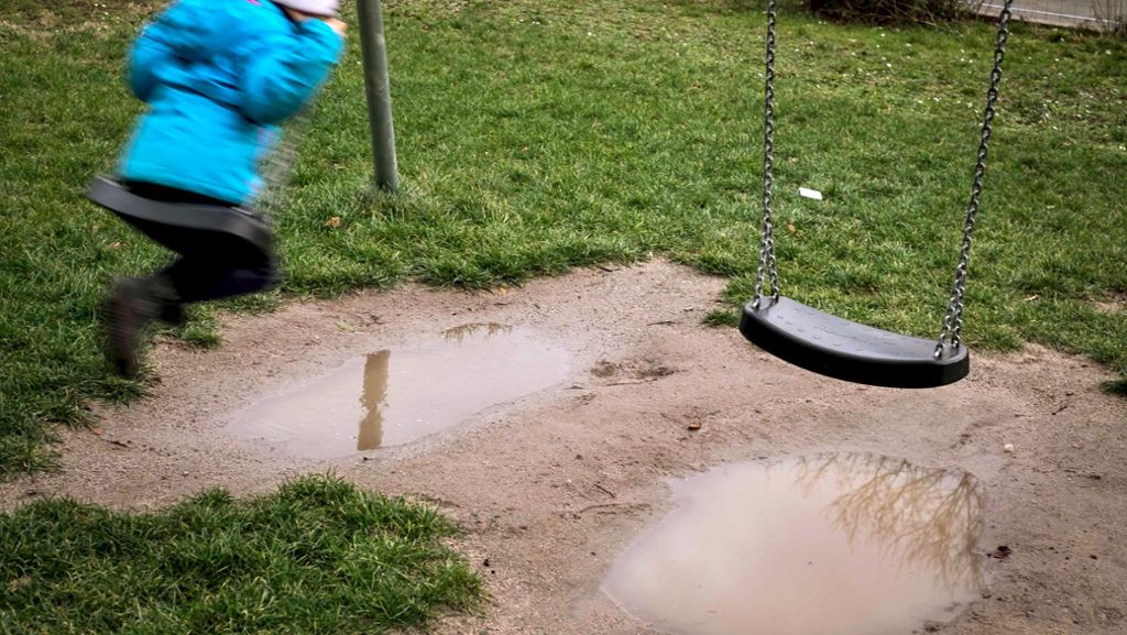  Kinder finden, dass in Stuttgart die Spielplätze zu schmutzig sind und das Schulessen zu wünschen lässt. Stuttgart will aber kinderfreundliche Kommune werden und hat bereits in vielen Punkten nachgebessert. Doch es gibt auch noch etliche Lücken. 