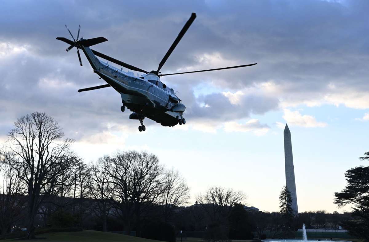 Der Helikopter hob mit Donald und Melania Trump ab, um nach Maryland zu fliegen.