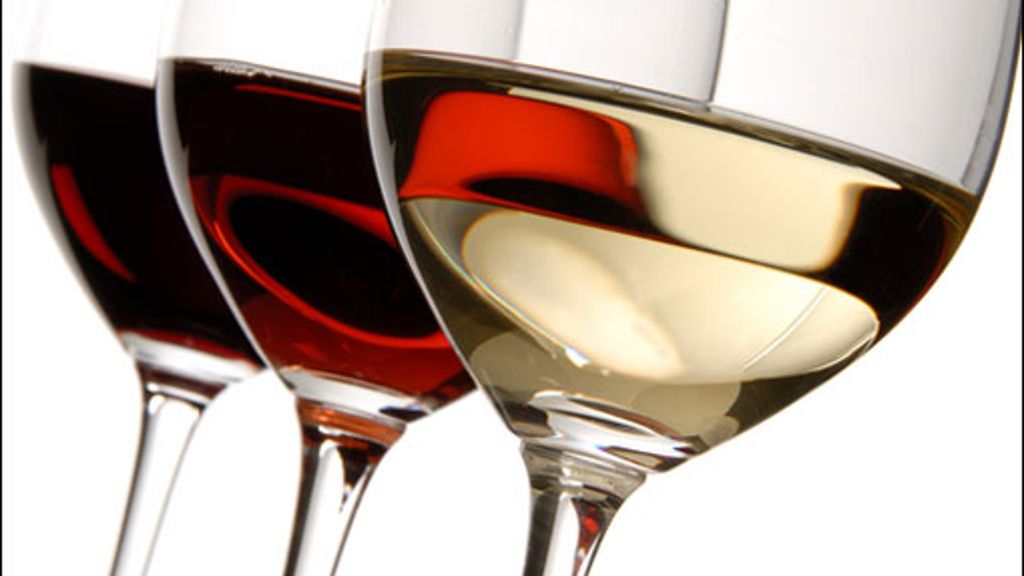 Auf Alkoholgehalt achten: Wein im Sommer kühler servieren