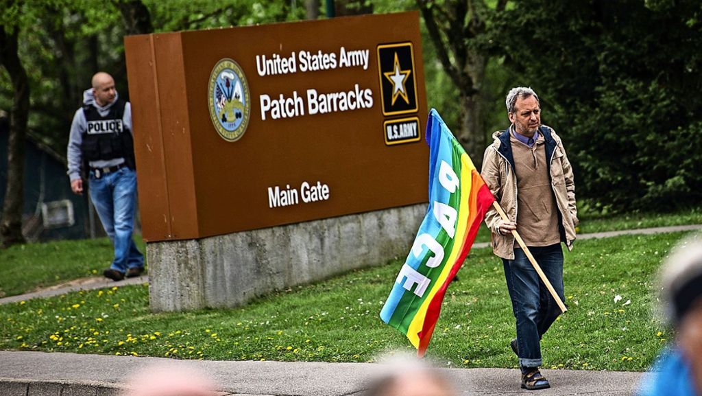 Patch Barracks in Stuttgart-Vaihingen: Mahnwache gegen Krieg