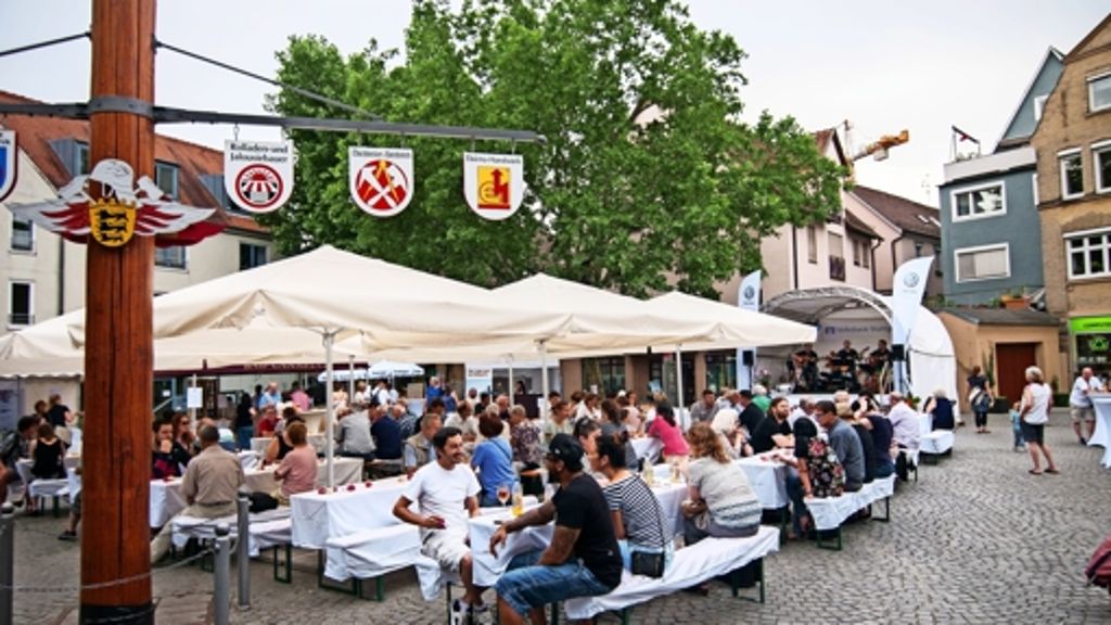 Abendmarkt in Bad Cannstatt: Premiere war ein voller Erfolg