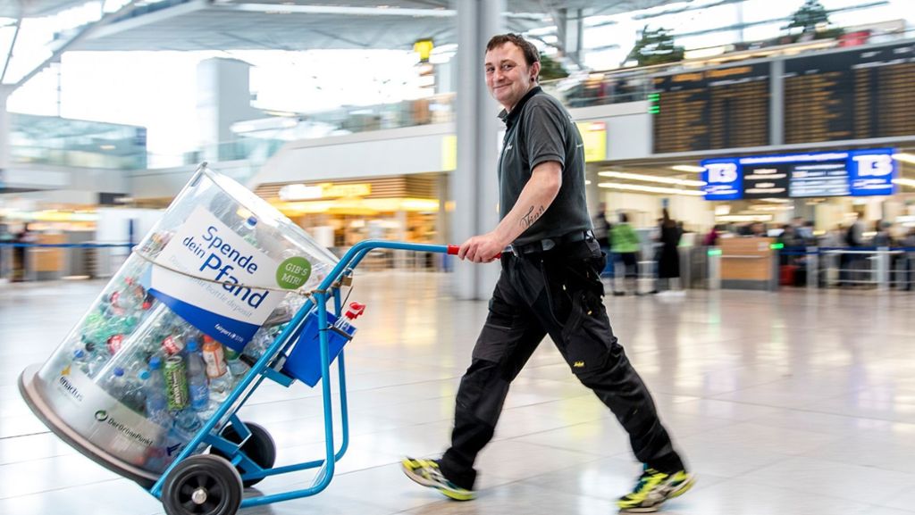 Pfanderlöse in Stuttgart: Am Flughafen eine halbe Million Flaschen gesammelt