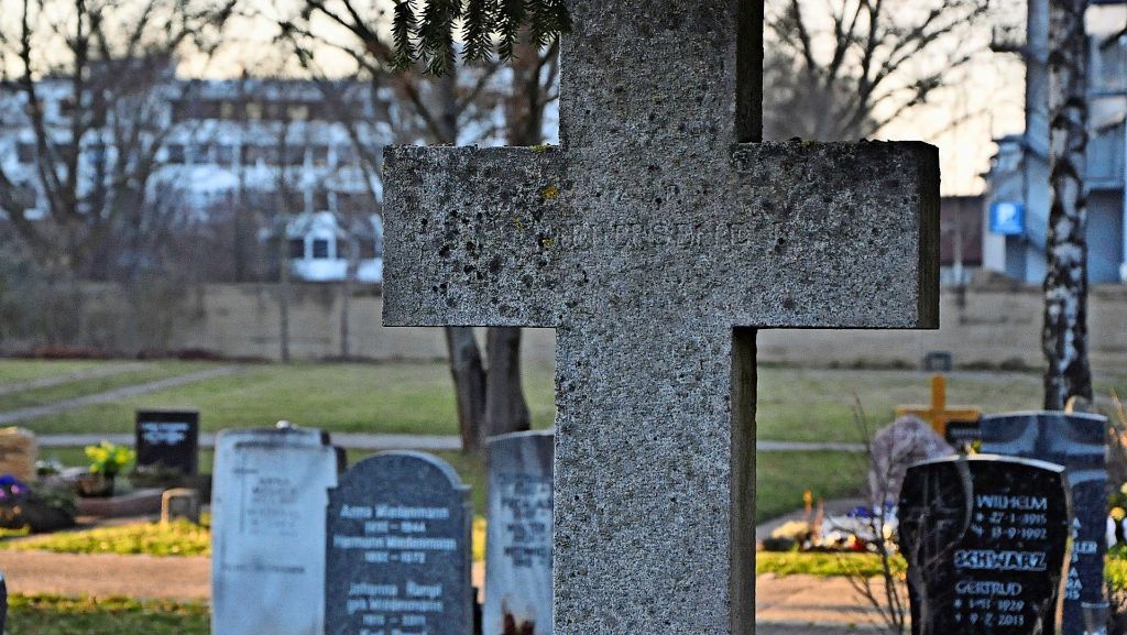 Rasengräber in Hedelfingen: Pflegearme Gräber liegen im Trend