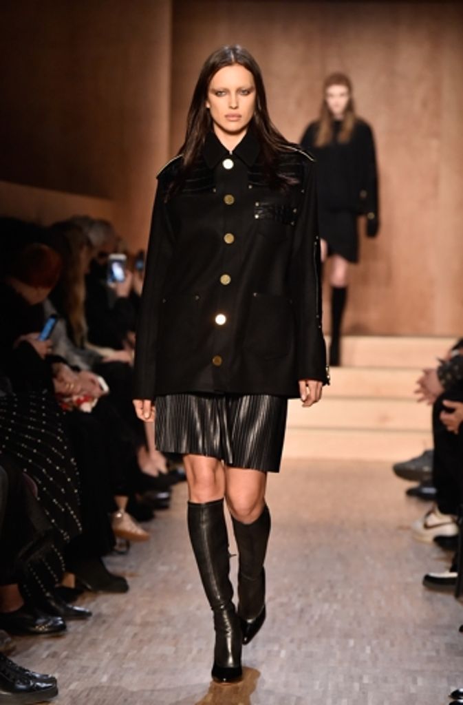Für Givenchy lief unter anderem das Topmodel Irina Shayk über den Catwalk.