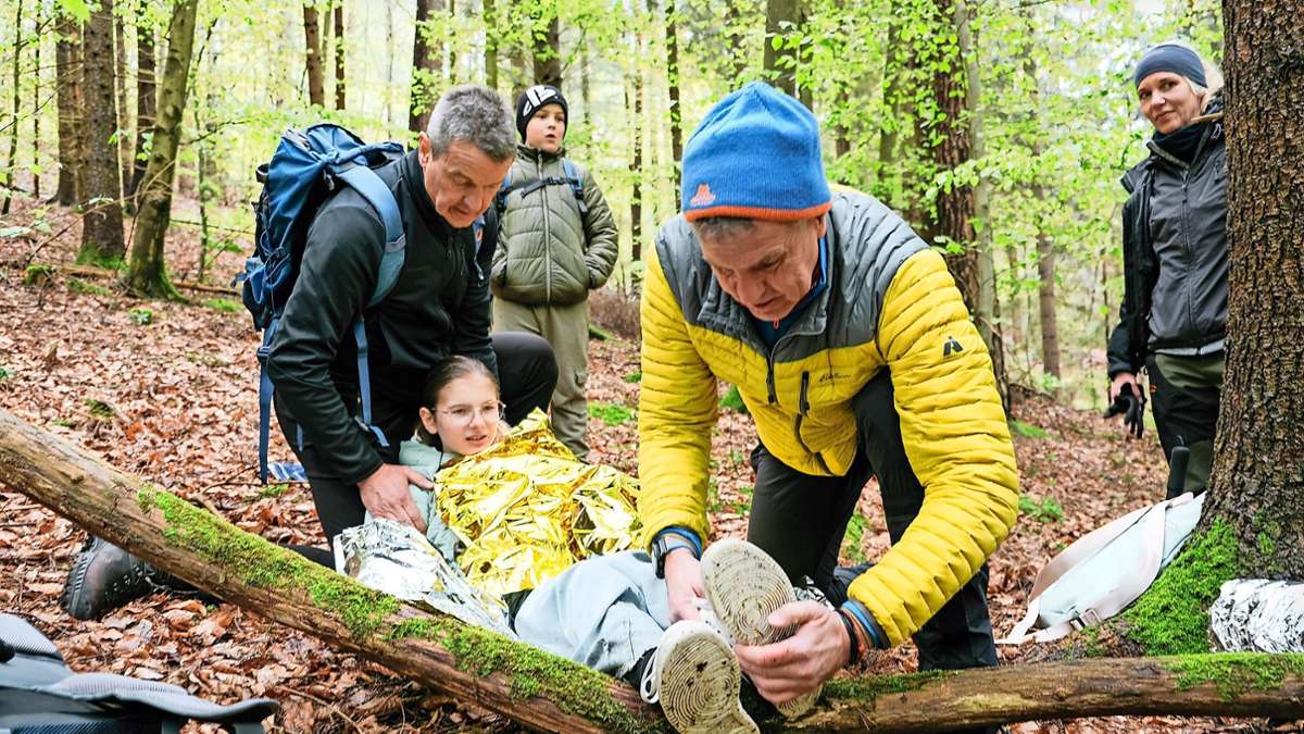 Erste-Hilfe-Kurse für Outdoorfans: Nie ohne eine Trillerpfeife in den Wald