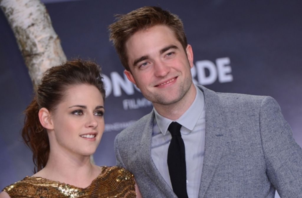 Berühmt wurde Stewart durch ihre Rolle als „Bella“ Marie Swan in den Verfilmungen der Twilight-Vampir-Romane. Mit ihrem Filmpartner Robert Pattinson war sie zeitweise auch privat liiert.