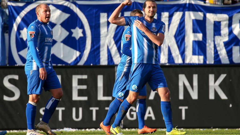 Stuttgarter Kickers gegen VfB Stuttgart: Die Blauen schießen den Stadtrivalen ab