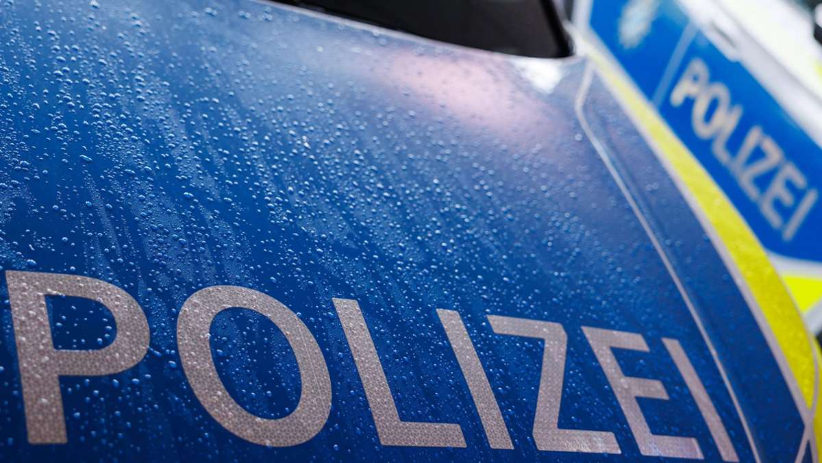 Vorfall in Neuhausen auf den Fildern: Jugendliche stehlen Lkw und springen bei Polizeikontrolle aus Führerhaus