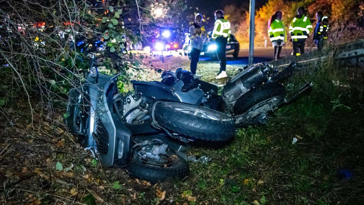 Unfall in Leonberg: Motorradfahrer von Auto erfasst und schwer verletzt