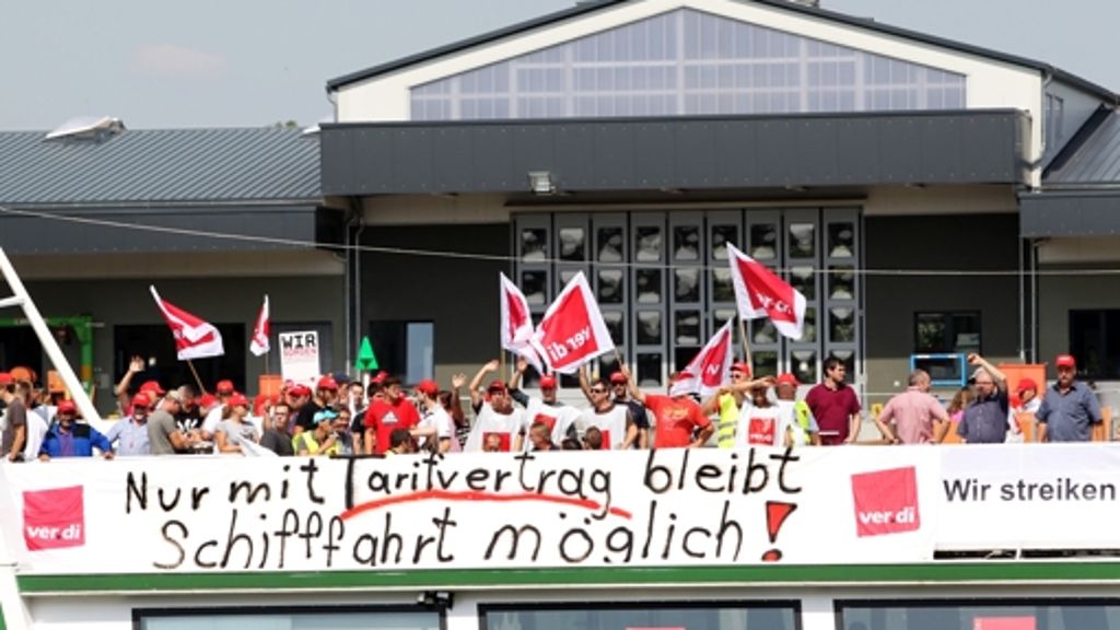  Die Gewerkschaft Verdi hat den Streik an den Schleusen vertagt. Es gibt Bewegung in den Gesprächen auf Bundesebene. Dennoch bleibt es bei Arbeitsniederlegungen in Baden-Württemberg. Am Montag sind die Schleusen am Neckar geschlossen. 