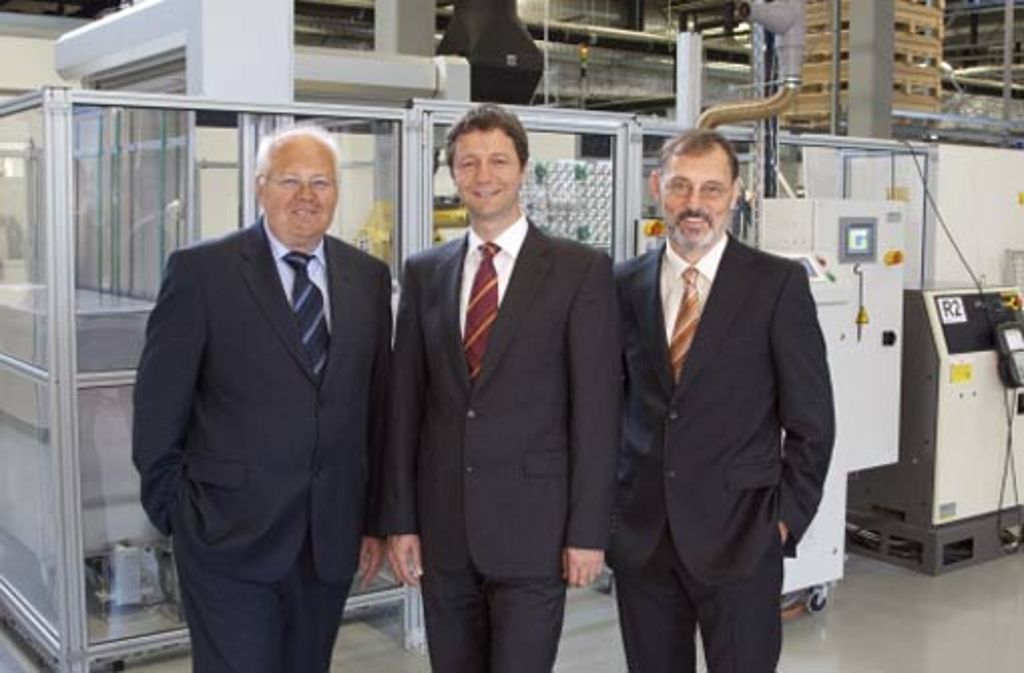 Klaus Dieter Rasch, Hansjörg Lerchenmüller und Andreas Bett (von links) aus Baden-Württemberg haben ein neues Solarzellenkonzept.